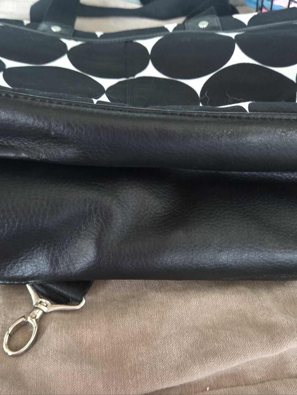 Thirty one Black & White Polka Dot Laptop Bag - Stylish Everyday Carry - Picture 12 of 16